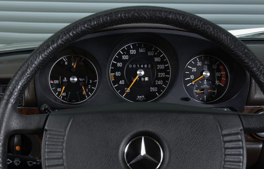  Mercedes-Benz S-Class 1972 года  (фото 19 из 36)